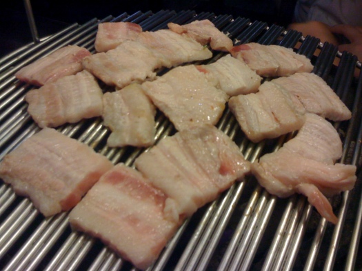 青島の焼肉屋「火炉情」の豚バラ