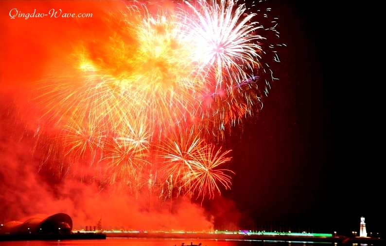 NEW YEAR FIREWORKS IN QINGDAO